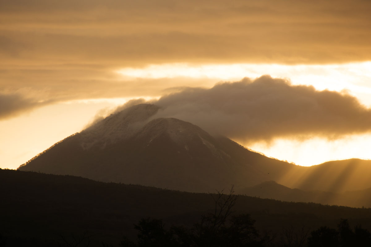 shiribetsu dake in autumn shot from niseko aza soga