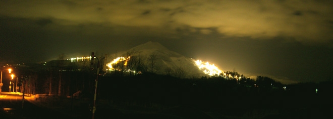 Niseko night skiing