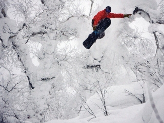 Clayton ‘the kernal’ kernahan, co owner of Black Diamond Tours, showing us how i