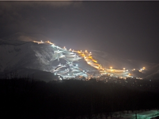niseko nighter on grand hirafu are fun