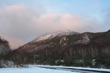 westside of (Mt.) Niseko Annupuri with first 10cm of snow